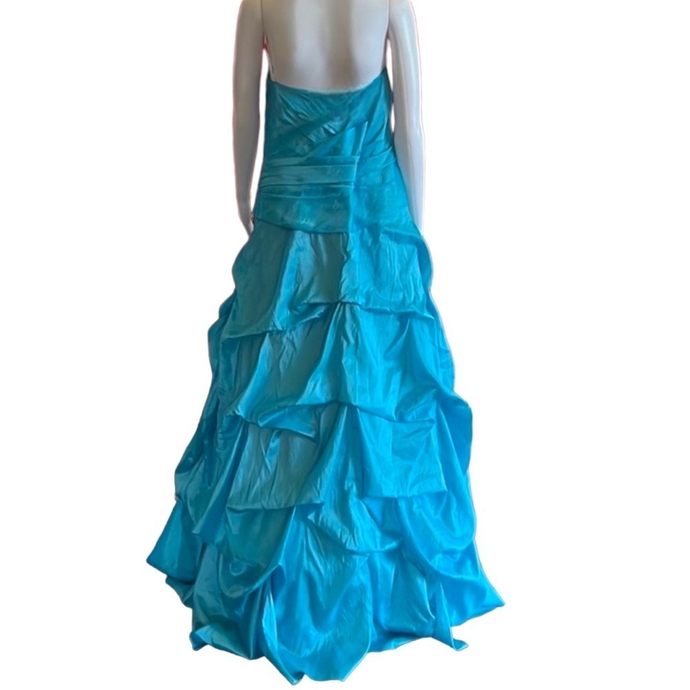 Cinderella divine gown. - Picture 3 of 9